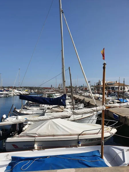 Segelbåtar Hamnen Colonia Sant Jordi Mallorca Balearerna Spanien — Stockfoto