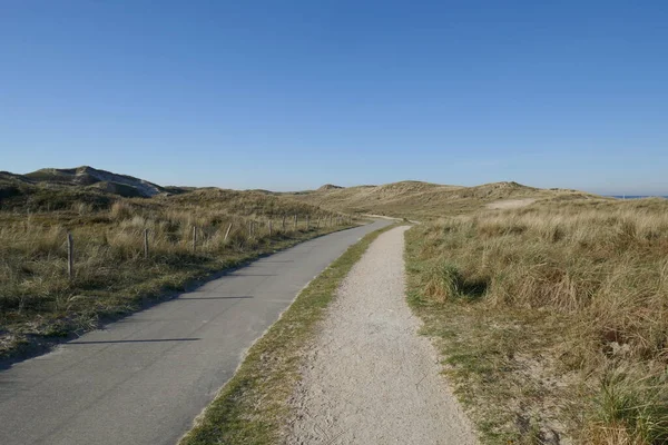 Rad Und Fußweg Durch Die Dünen Der Nordsee Hier Bei — Stockfoto