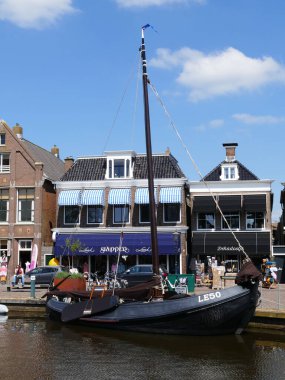 Lemster Aak (Hollanda) Lemmer (Frizce) De Lemmer (Ijsselmeer 'deki liman kasabası, çok büyük bir göl), Friesland, Hollanda