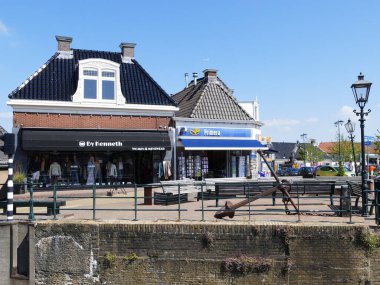 Lemmer (Frizce) De Lemmer (Ijsselmeer 'deki liman kasabası, çok büyük bir göl), Friesland, Hollanda