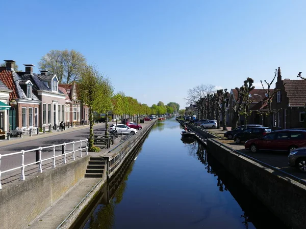 Widok Rzekę Luts Przez Główną Ulicę Bałkanów Friesland Holandia — Zdjęcie stockowe
