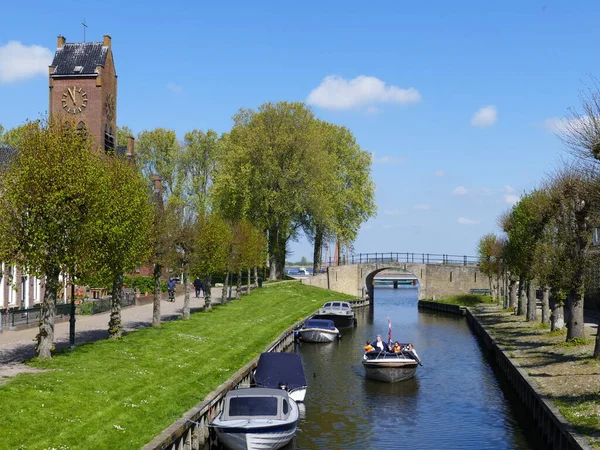 Канал Через Голландський Слотен Фризький Сліт Фрісленд Нідерланди Покинув Церкву — стокове фото