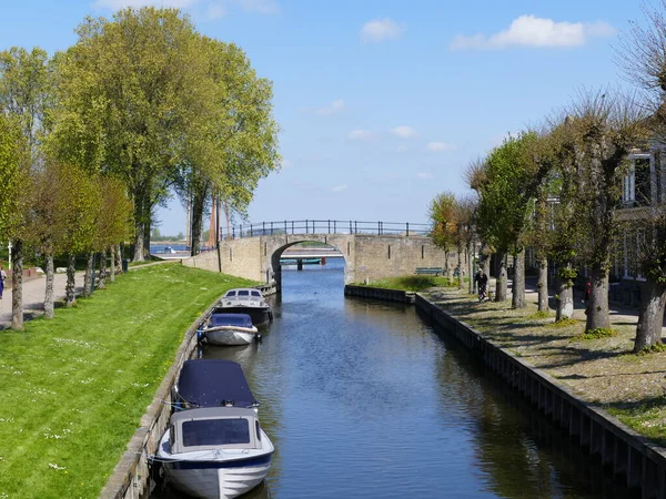 Kanał Przez Holenderski Sloten Fryzyjski Sleat Friesland Holandia — Zdjęcie stockowe