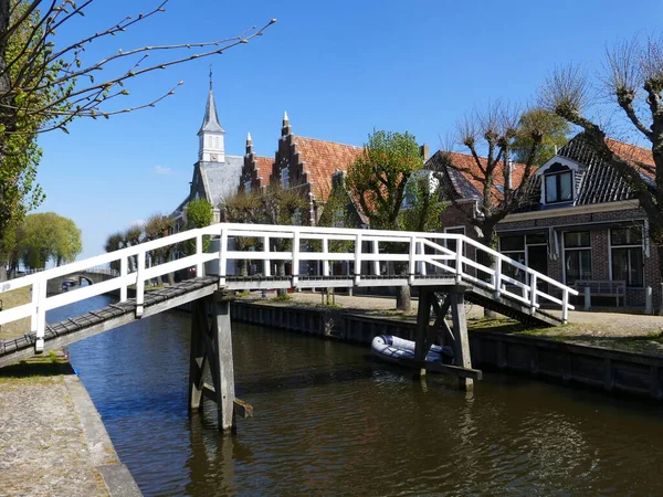 Drewniany Most Nad Kanałem Holenderski Sloten Fryzyjski Sleat Friesland Holandia — Zdjęcie stockowe
