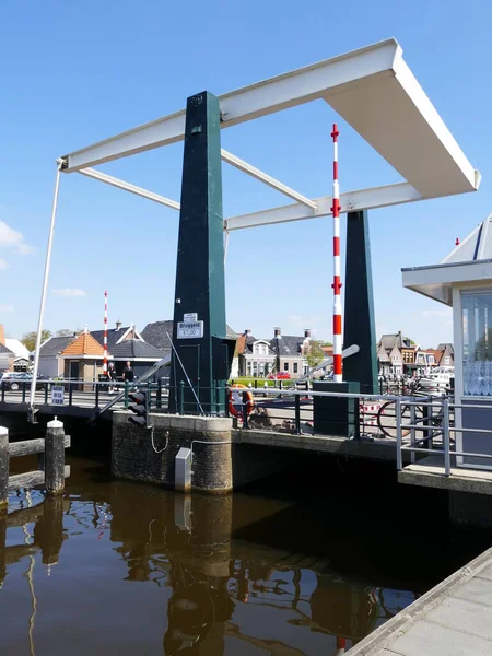 Lemmer Kanalı Üzerindeki Köprü Friesland Hollanda — Stok fotoğraf