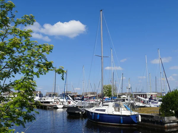 (Hollanda) Tjeukermeer (Frizce) Tsjukemar (büyük bir göl), Friesland, Hollanda