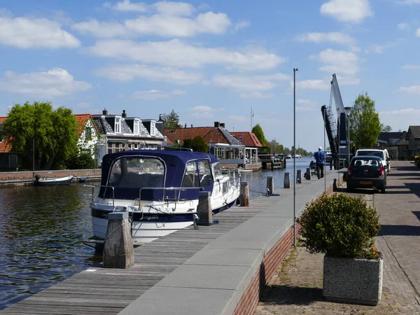 Kanał Przez Echtenerbrug Friesland Holandia — Zdjęcie stockowe