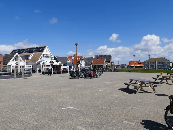 Callantsoog 'un büyük köy meydanı, Kuzey Hollanda, Hollanda