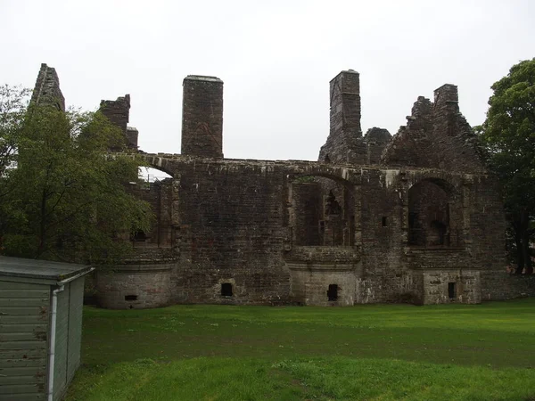 Руины Дворца Эрла Кирквалле Оркнейские Острова Шотландия Великобритания Непогоду — стоковое фото