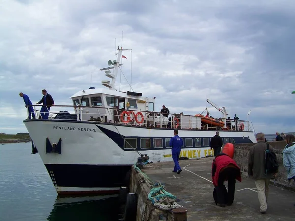 Boat Departs John Groats Jetty Scottish Mainland Isle Mainland Orkney — Foto Stock