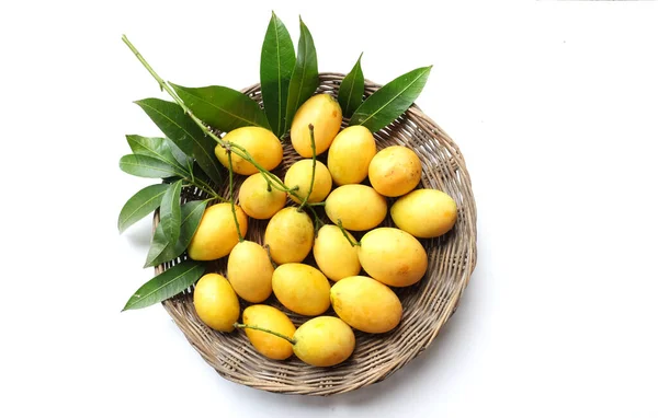 Ripe Sweet Yellow Marian Plum Thai Plango Green Leaves Plate — Foto de Stock
