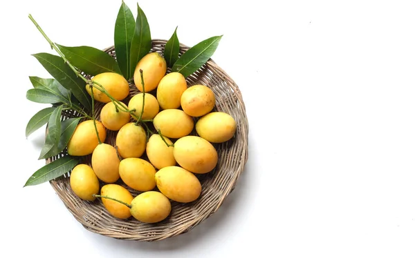 Ripe Sweet Yellow Marian Plum Thai Plango Green Leaves Plate — Foto de Stock