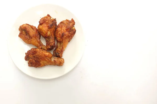 Close Fried Chicken Drumsticks White Dish Isolate White Bsckground —  Fotos de Stock