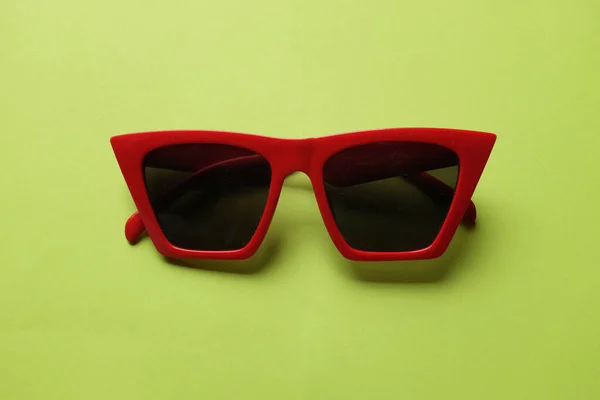 Copy Space Red Frame Sunglasses Isolate Green Background Accessories Modern — Foto de Stock