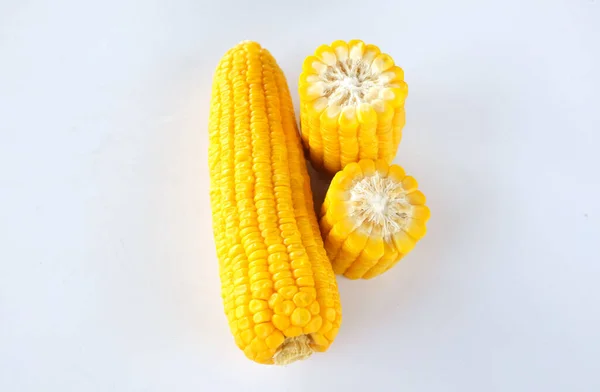 Top View Flat Lay Delicious Boiled Sweet Corn Isolate White — Foto Stock