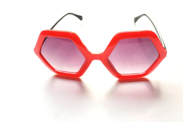 Närbild Röd Pentagon Form Solglasögon Isolat Vit Bakgrund — Stockfoto
