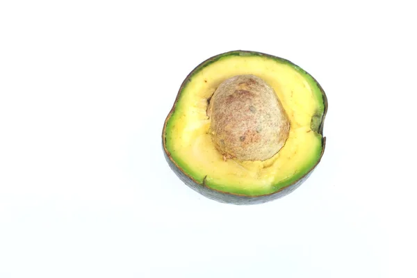 Bovenaanzicht Vlakke Lay Van Avocado Vruchten Tweeën Gesneden Geïsoleerd Witte — Stockfoto