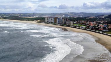 Salinas şehri ve plajı, Castrillon belediyesi, Asturias, İspanya