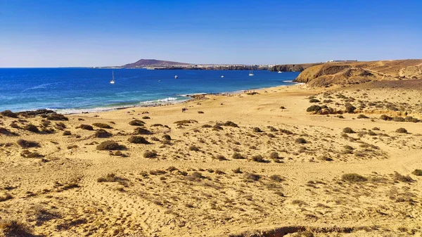 Playa Mujeres en el camino a la playa de Papagayo, San Marcial de Rubicon, Lanzarote, Islas Canarias, España — Foto de Stock