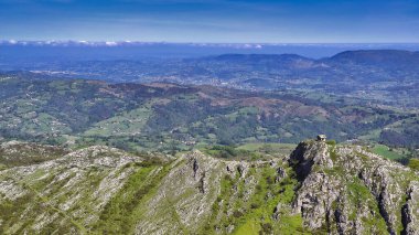 Sierra de Penamayor in Comarca de la Sidra, Nava and Bimenes, Asturias İspanya