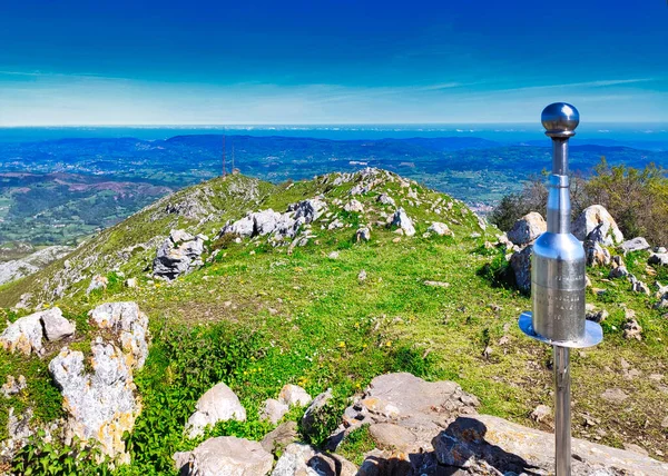 Penamayor zirvesi, 1149 metre, Sierra de Penamayor, Nava ve Bimenes, Asturias, İspanya