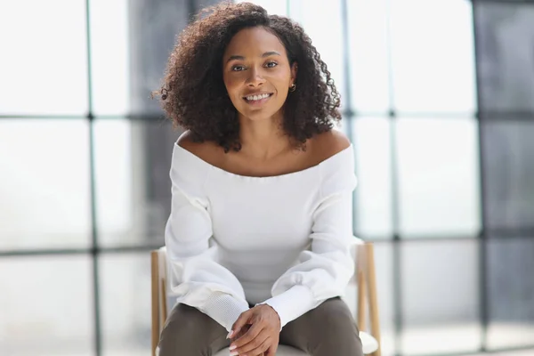 Portrait Attractive Young African American Woman — Foto de Stock