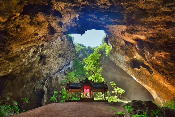 タイのフラヤ ナコーン洞窟 — ストック写真