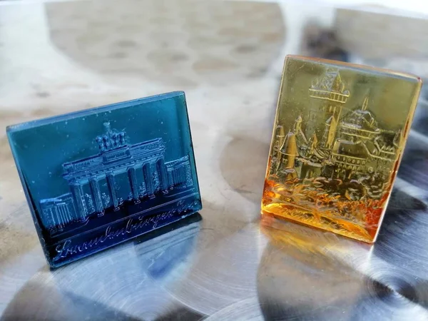 Miniatűr Üvegképek Háború Előtti Miniatúrák Berlini Kapu Karlstejn Motívumaival Sárga — Stock Fotó