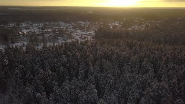 Liten Stad Dal Mellan Gröna Kullar Solnedgång — Stockvideo