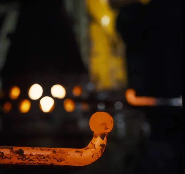 Metallurklipp Från Metallindustrin Färgglatt Ljus Tillverkade Borrmaskiner — Stockfoto