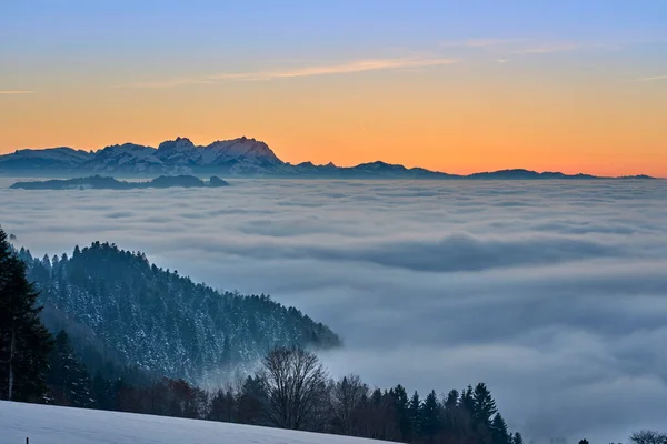 Zachód Słońca Zaśnieżonym Bregenzer Wald Obszaru Vorarlberg Austria Spektakularnym Widokiem — Zdjęcie stockowe