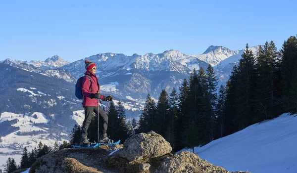 Nice Active Senior Woman Snowshoeing Allgau Alps Immenstadt Iller Valley — Fotografia de Stock