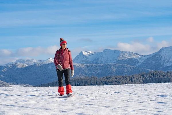 Agradable Senderismo Activa Mujer Mayor Los Alpes Allgaeu Nevados Cerca —  Fotos de Stock