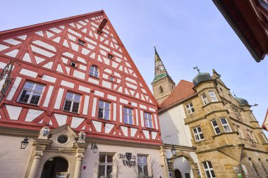 Wolframs Eschebach, Bavyera, Almanya, ünlü ortaçağ yarı ağaçlı evleri ve ortaçağ şairi Wolfram von Eschenbach 'ın doğduğu yer.