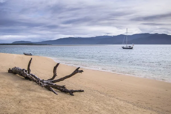 Sailing Yacht Anchoring Hope Island Great Barrier Reef Queensland Australia — Stock Photo, Image