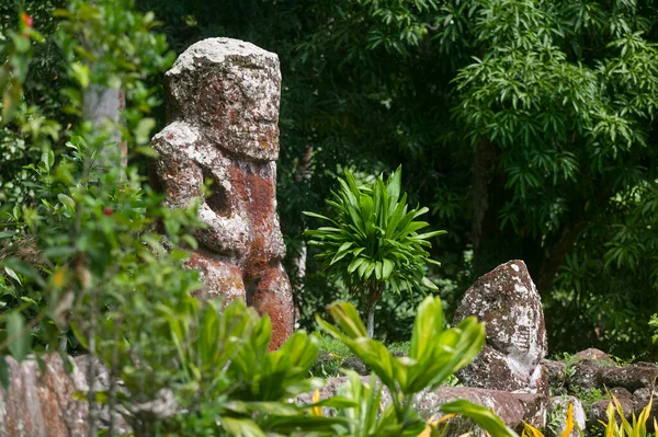 Historic Stone Statues Called Tikis Hiva Island Marquesas Islands French — Stockfoto