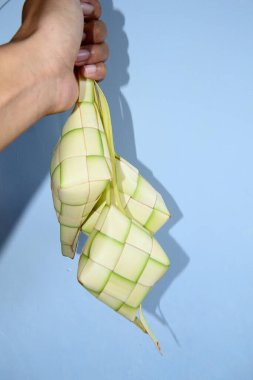 Ramazan Bayramı 'nda elmaslar şeklinde geleneksel yemekler.