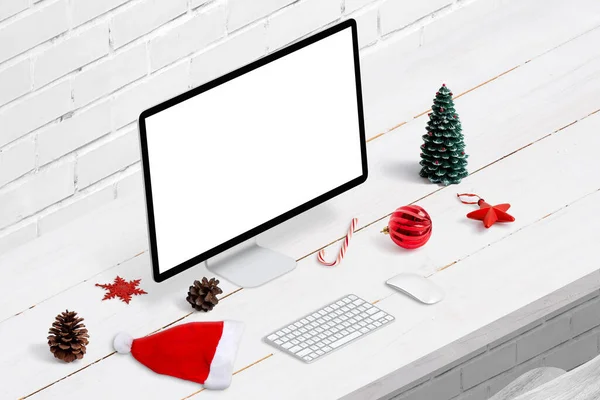 Mockup Exibição Computador Mesa Trabalho Cercada Por Decorações Natal Vista — Fotografia de Stock