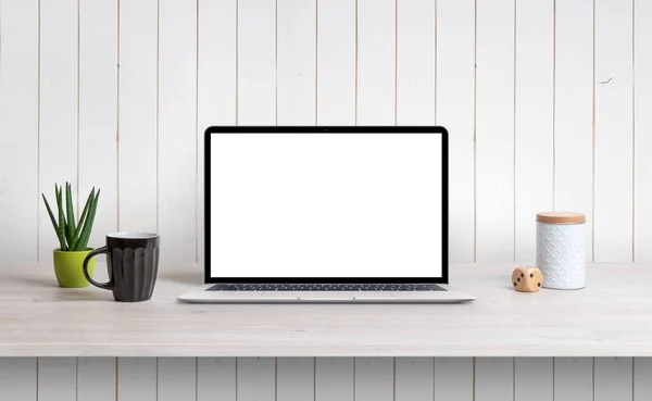 Lapop Mesa Com Tela Branca Isolada Para Mockup Aplicativo Promoção — Fotografia de Stock