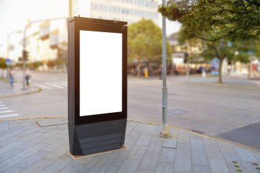 Sokak lambası maketi. Poster tasarımı tanıtımı için beyazla izole edilmiş ekran