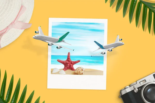 Papierfoto Vom Strand Auf Dem Schreibtisch Aus Dem Die Flugzeuge — Stockfoto