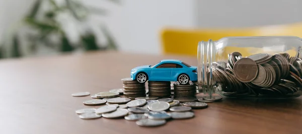 Demonstração Financeira Com Moedas Economizando Dinheiro Para Carro Carro Empréstimo — Fotografia de Stock