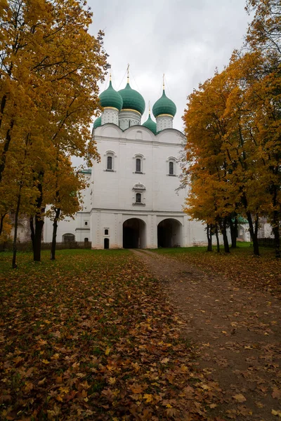 Vista Iglesia Sergievskaya Gate Del Macho Ortodoxo Borisoglebsky Boca Monasterio —  Fotos de Stock