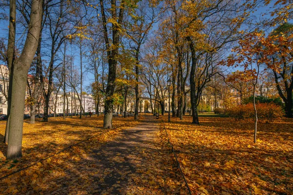 Widok Ogród Nikolski Słoneczny Jesienny Dzień Petersburg Rosja — Zdjęcie stockowe