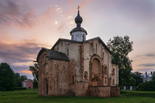 Paraskevi Kilisesi Nin Paraskevy Pyatnitsy Torgu Yaroslavovo Dvorishche Bölgesinde Şafak — Stok fotoğraf