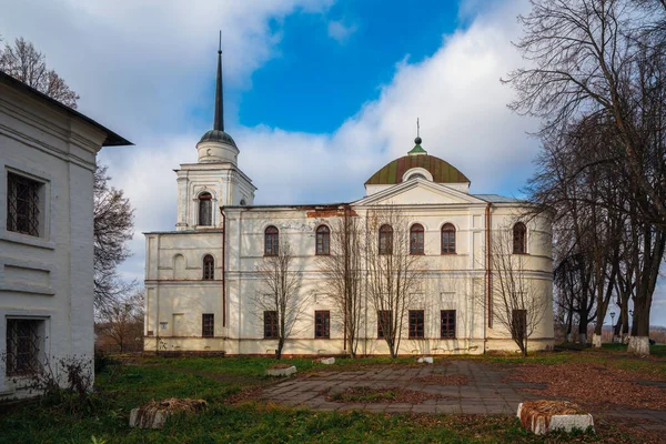 View Vyazma City Library Located Church Savior Sunny Autumn Day — Stock Photo, Image