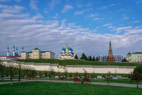 Panoramautsikt Över Kazan Kreml Från Kreml Vallen Solig Vårdag Kazan — Stockfoto