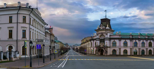 Вид Кремлевскую Улицу Здание Бывшего Казанского Гостиного Двора Ныне Национального — стоковое фото