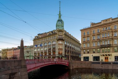 St. Petersburg, Rusya, 10.24.2021: Moika Nehri seti üzerindeki Belçika-Hollanda ticaret şirketi S.Esders ve K.Scheifals 'in 