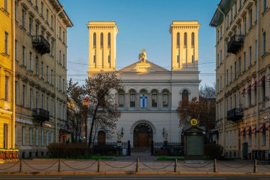 Saint Petersburg, Rusya, 10-24-2021: Aziz Peter ve Paul Luteryan Kilisesi, Nevsky Prospekt